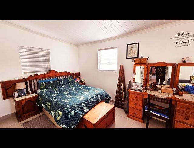 4 BEDROOM HOUSE FOR SALE IN DWARSKERSBOS